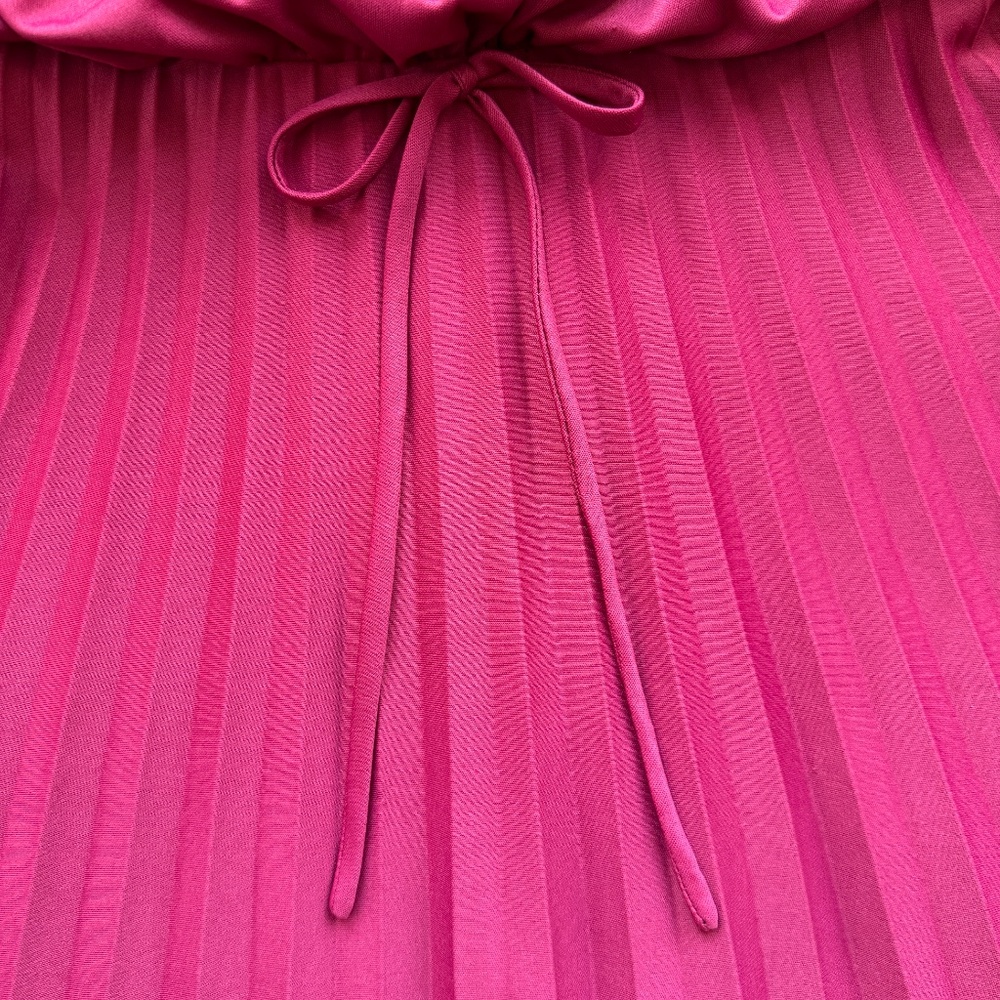 The Most Stunning Burgundy Vintage 70s Pleated Dress - Picture 6 of 13
